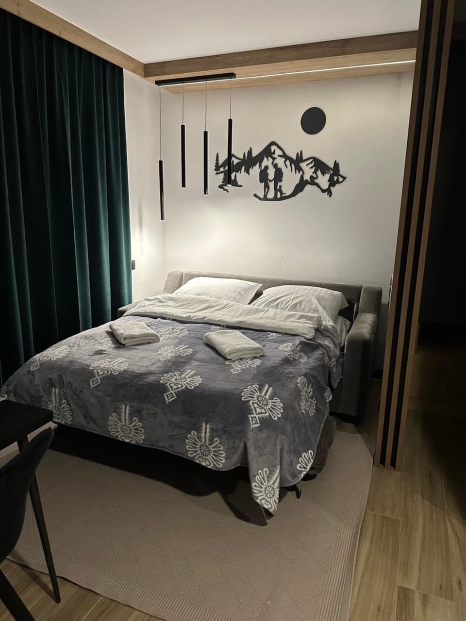 Bed, Photo of the whole room