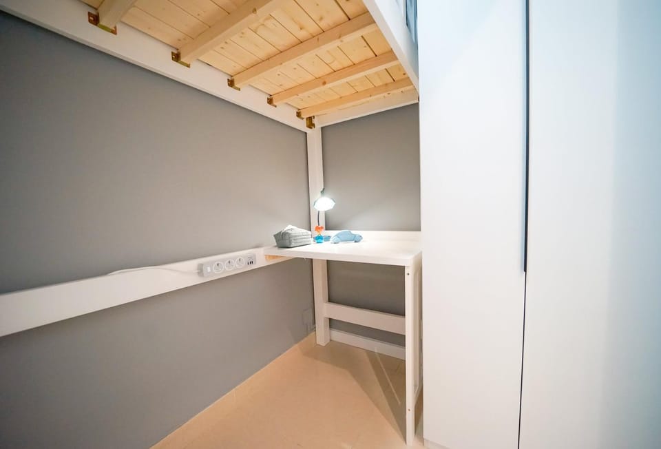 Bed, Bedroom, bunk bed, wardrobe