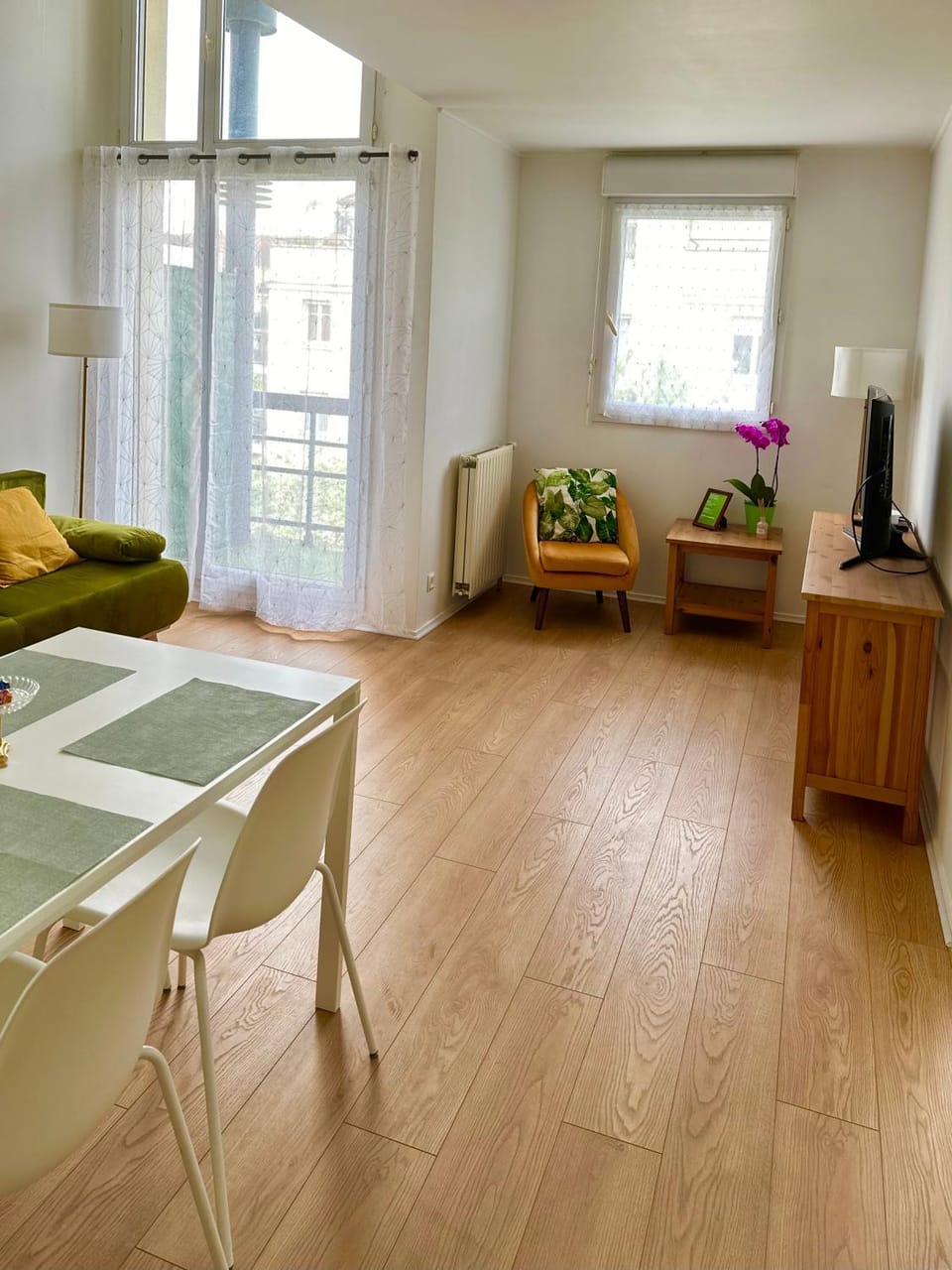 Jade Apart Bussy Centre Disney 10min Apartment in Bussy-Saint-Georges