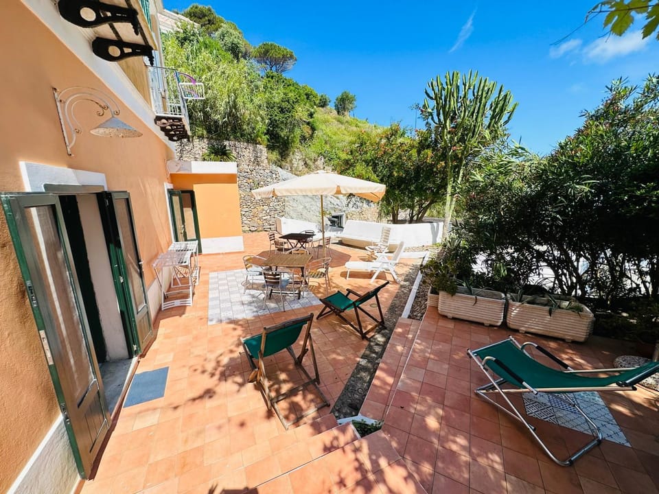 Property building, Balcony/Terrace