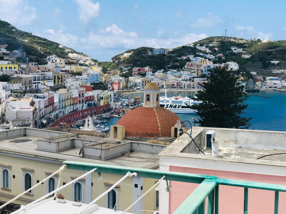 Property building, Balcony/Terrace, City view, Sea view