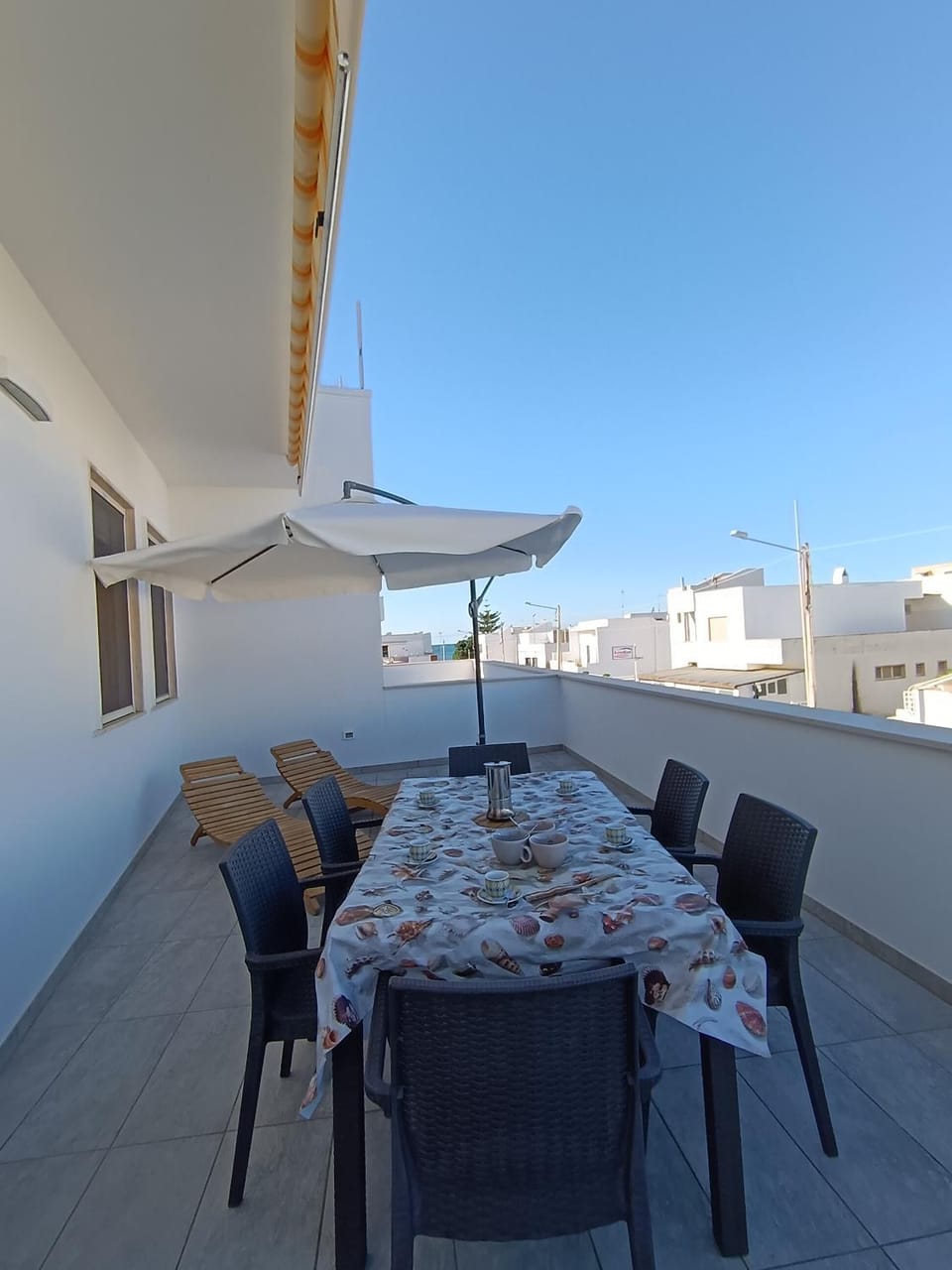 Property building, Patio, Balcony/Terrace, Seating area