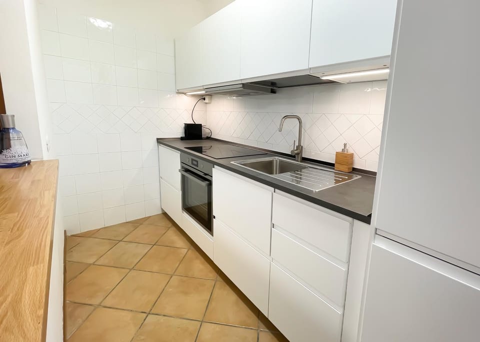 Kitchen or kitchenette, kitchen