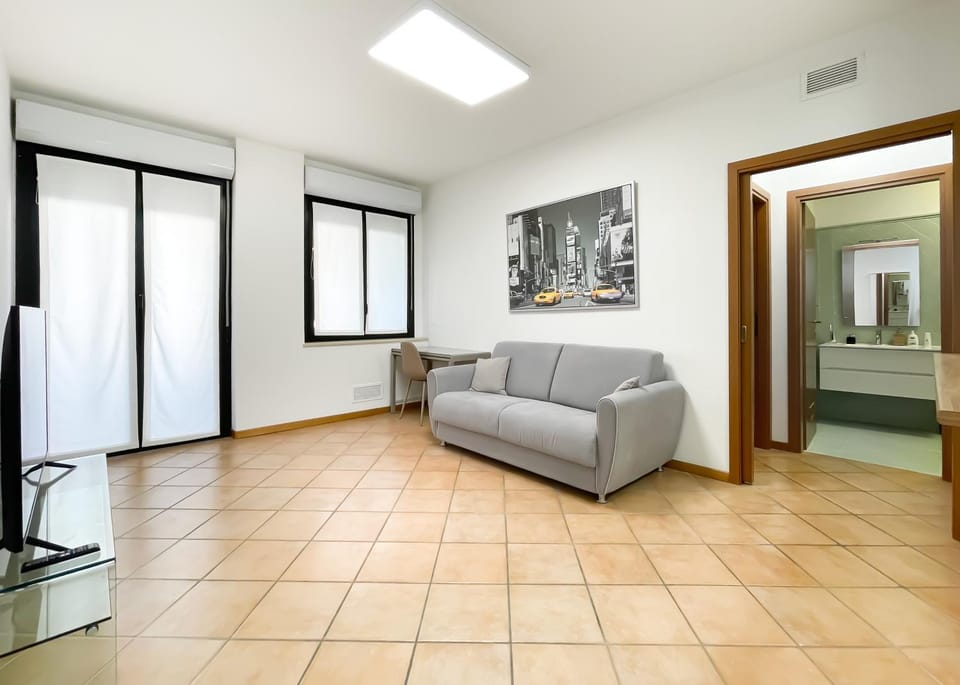 TV and multimedia, Balcony/Terrace, Living room, Seating area, locker