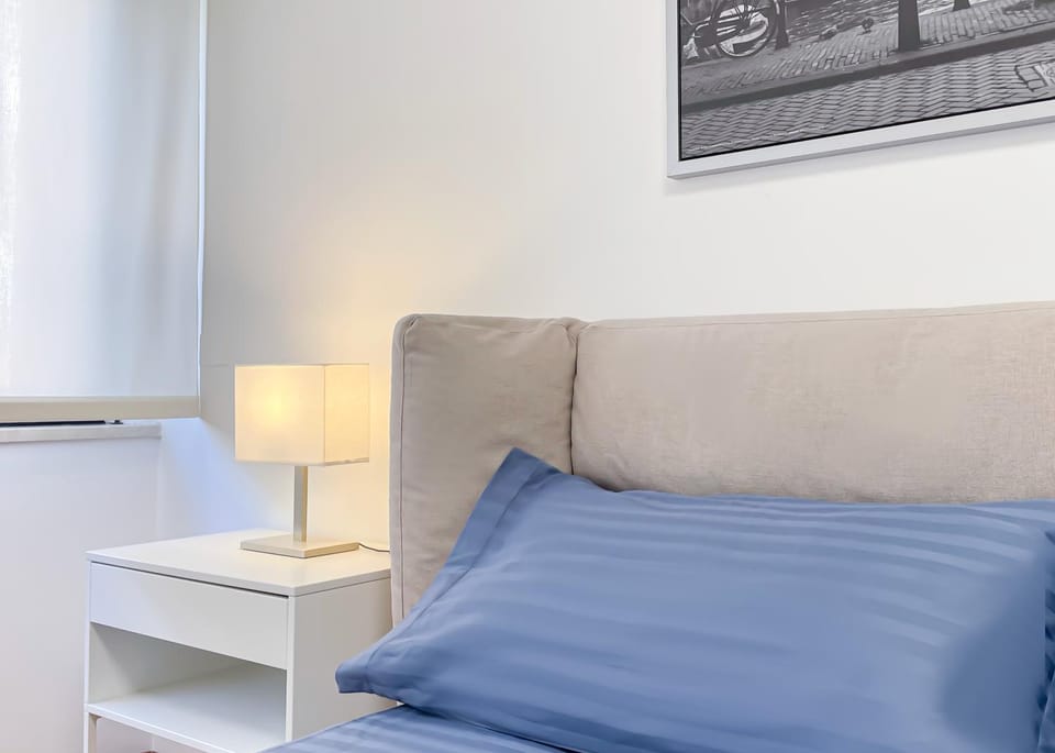 Bed, Bedroom, locker, locker