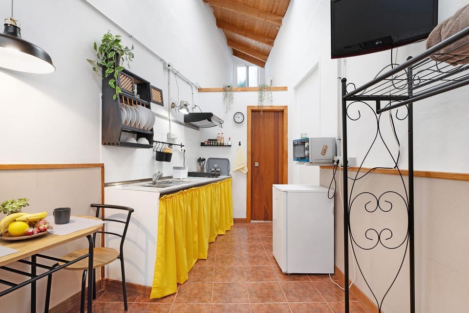 Property building, Kitchen or kitchenette, Living room