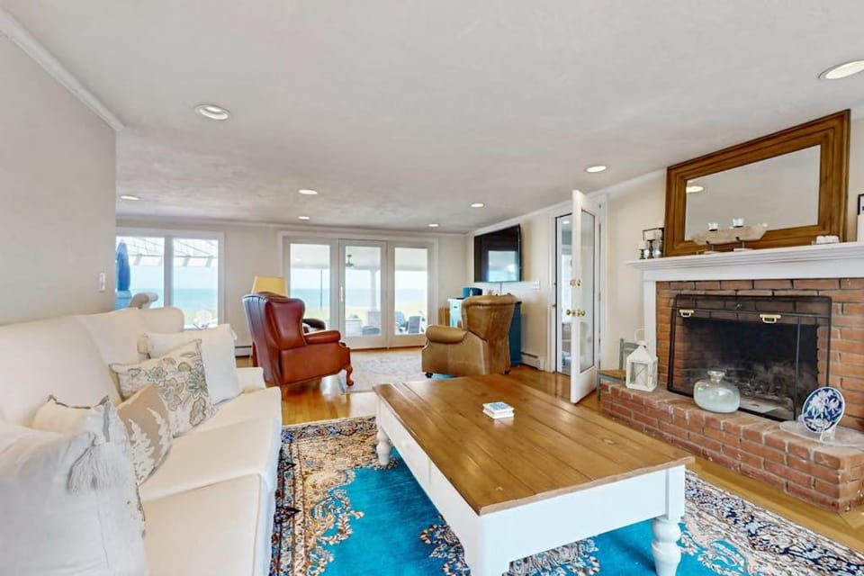 Ocean House House in Plymouth