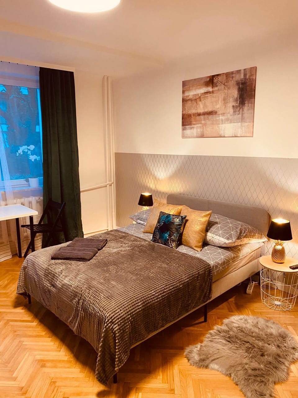 Bed, Photo of the whole room, Bedroom