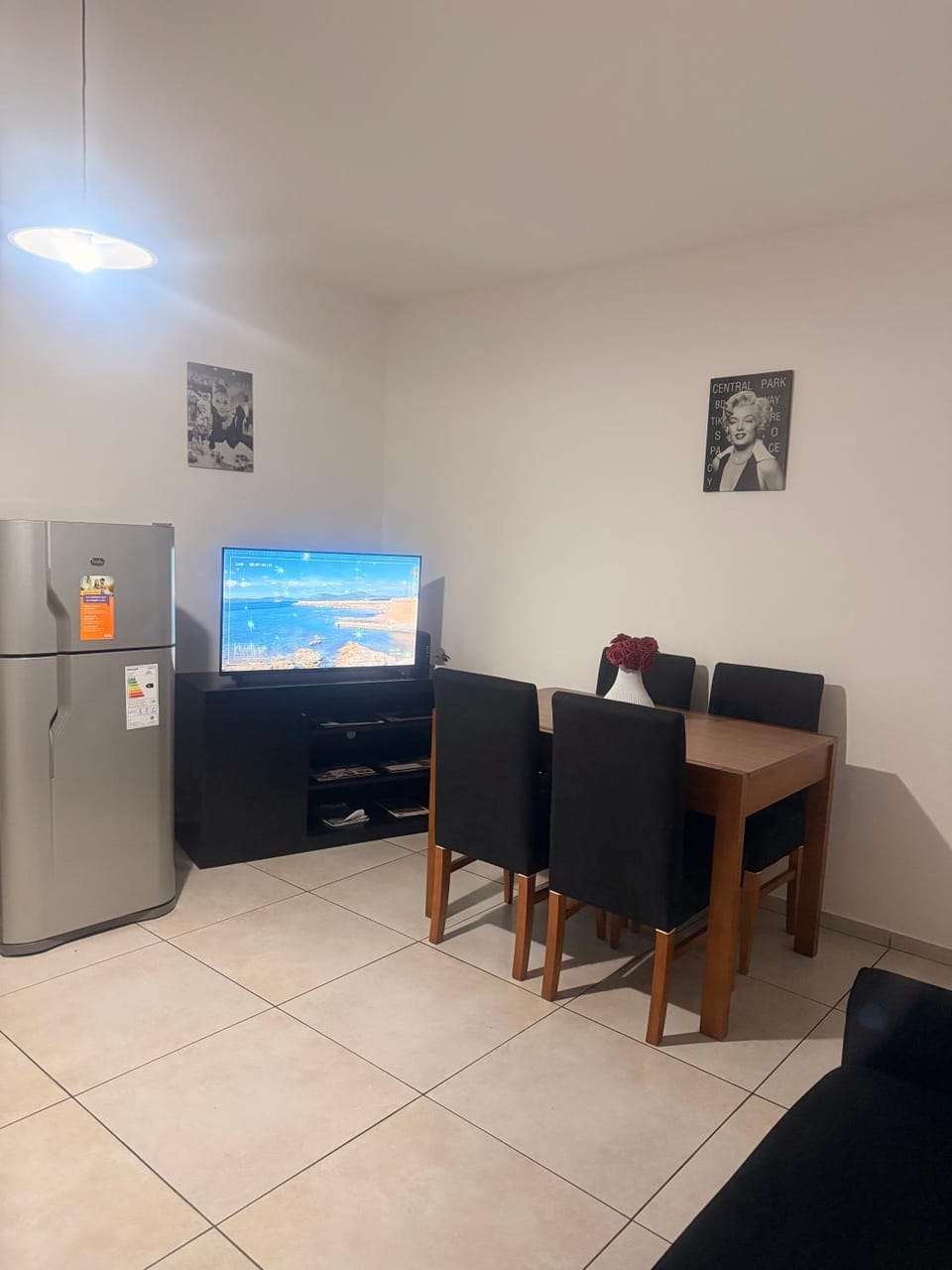 TV and multimedia, Living room, Seating area, Dining area