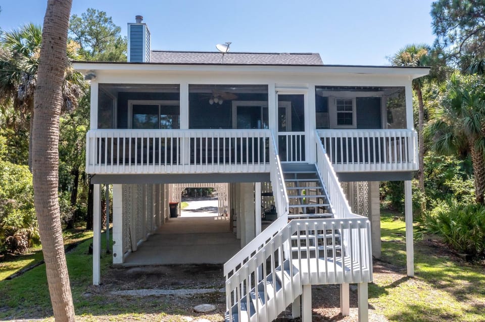 New Listing! Sleeps 10 on Harbor Island - Golf Cart Available for Rent House in South Carolina