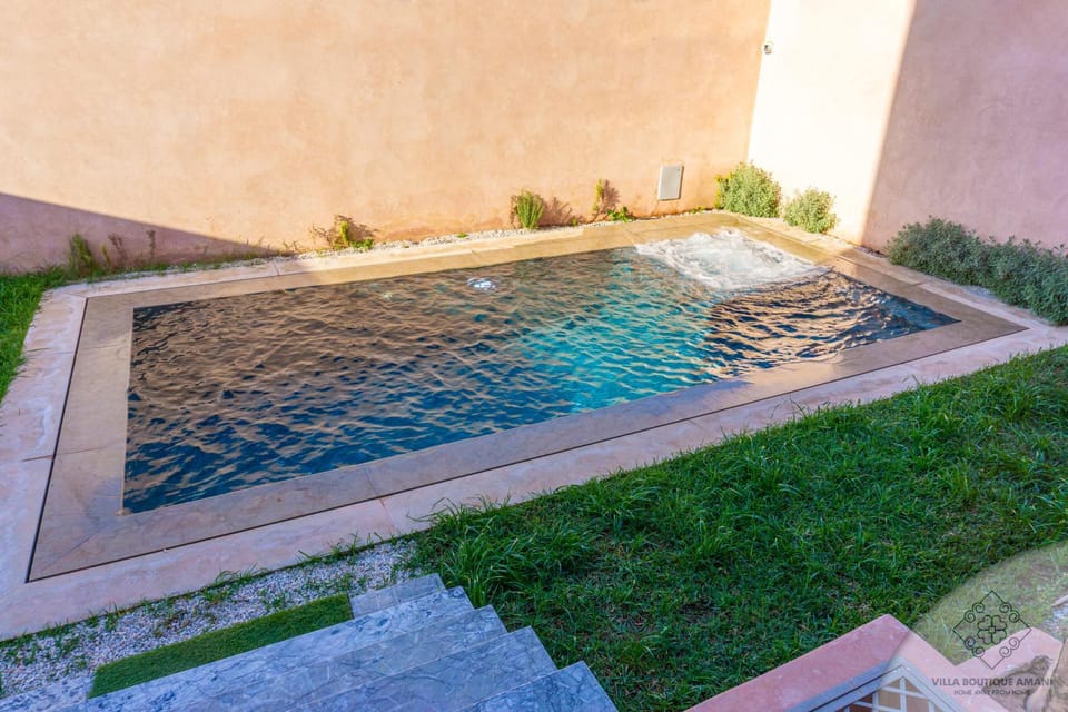 Hot Tub, Swimming pool