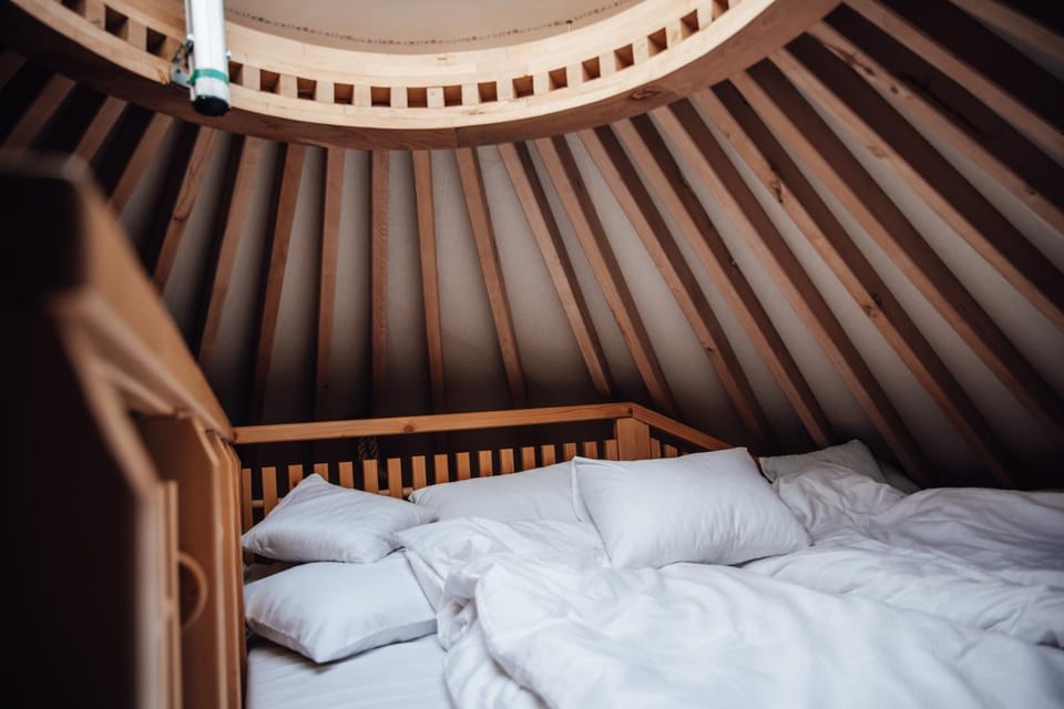 Slow Flow Glamp - sauna, basen i jacuzzi Luxury tent in Lesser Poland Voivodeship