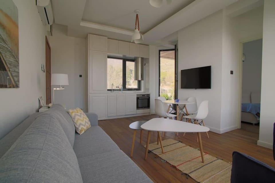 Park Residence 7 - 1 br & Parking at Tivat Center Apartment in Kotor Municipality