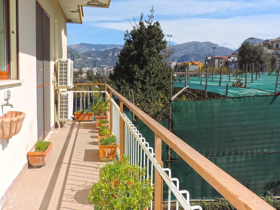 Property building, Day, Natural landscape, View (from property/room), Balcony/Terrace, Garden view, Mountain view