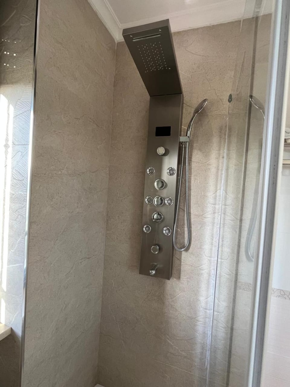 BRUMARI -Design" moderno, self check-in e parcheggio facile Bed and Breakfast in Province of Foggia