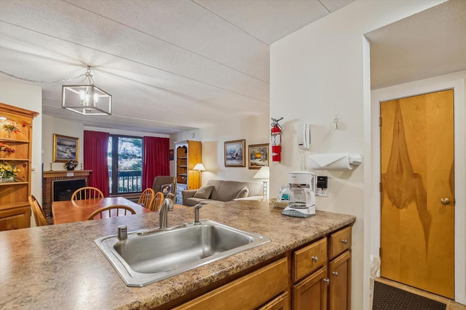 Pinnacle E11 House in Mendon