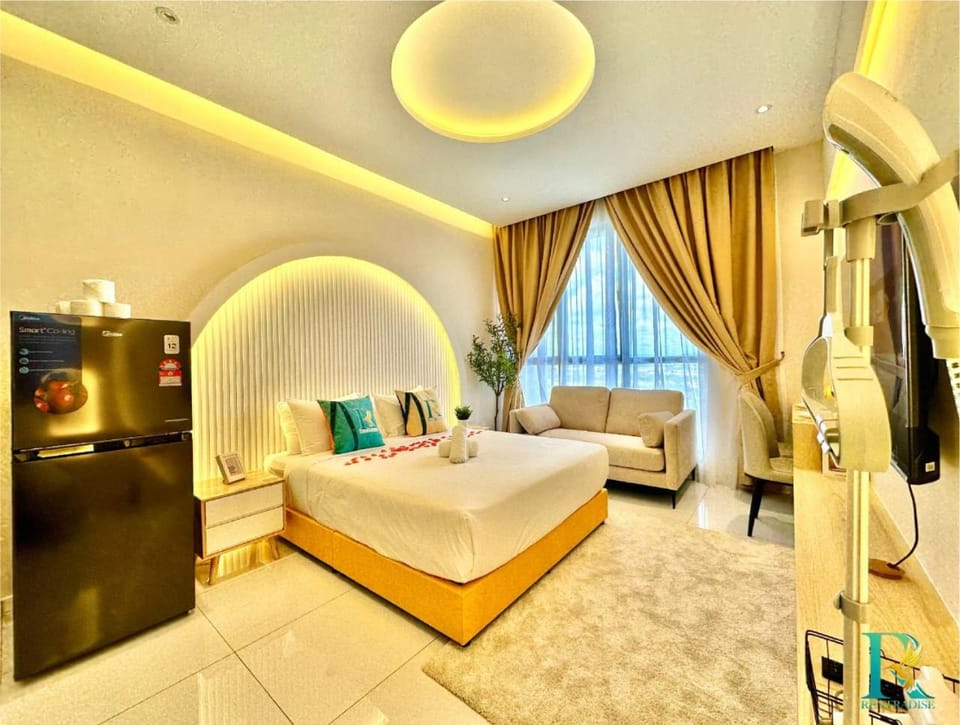 Bed, Living room, Photo of the whole room, Seating area