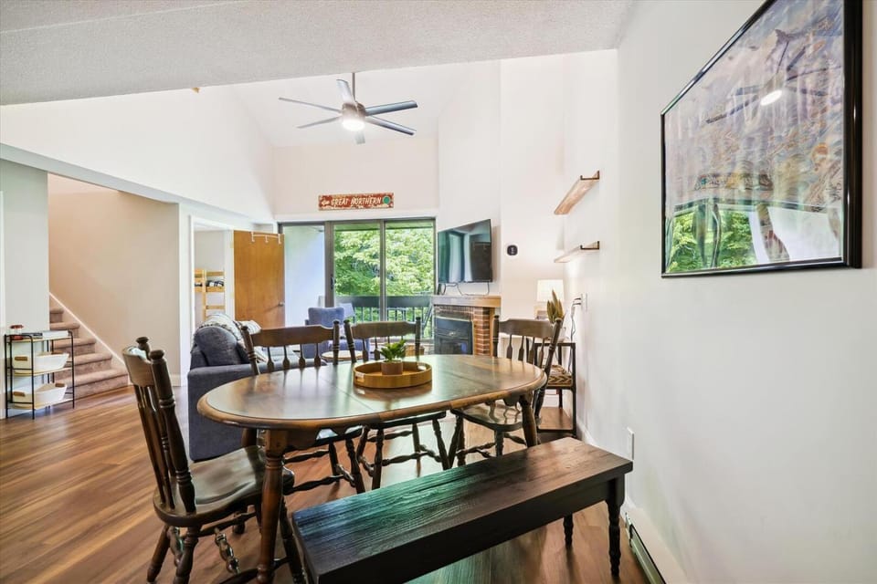Pinnacle D17 House in Mendon