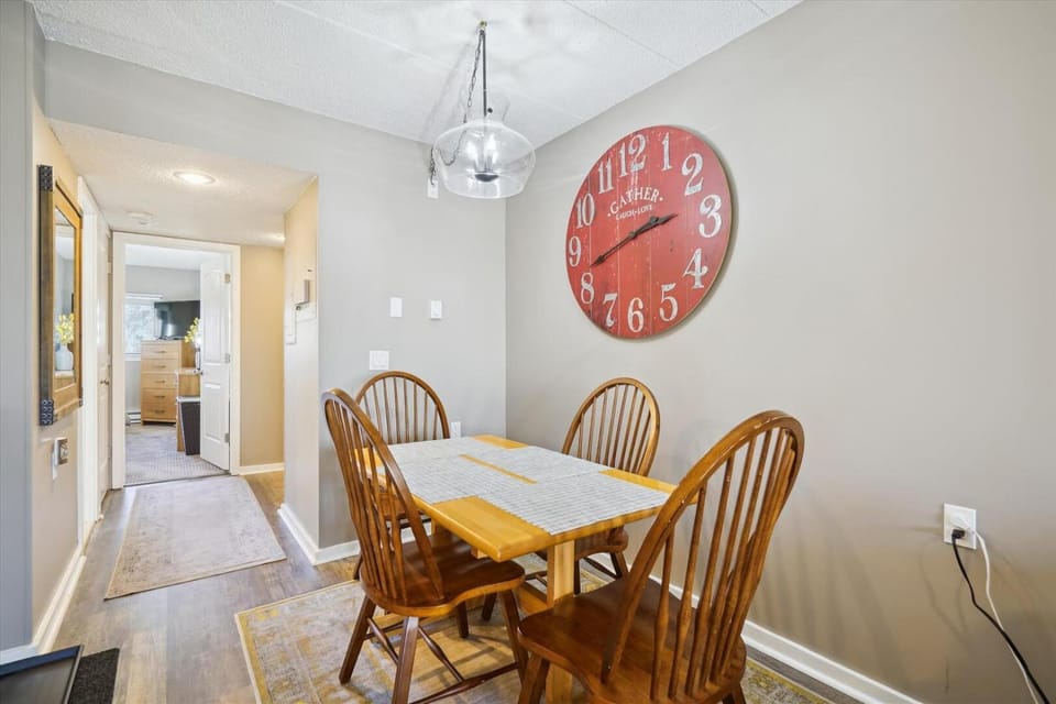 Pinnacle B12 House in Mendon