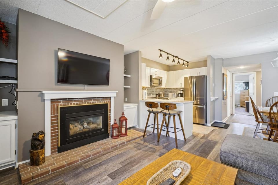 Pinnacle B12 House in Mendon