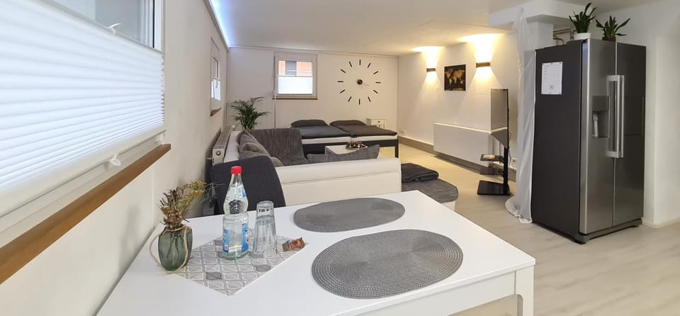 Living room, Photo of the whole room, Food