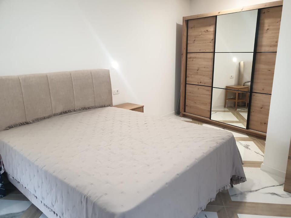 Bedroom, wardrobe