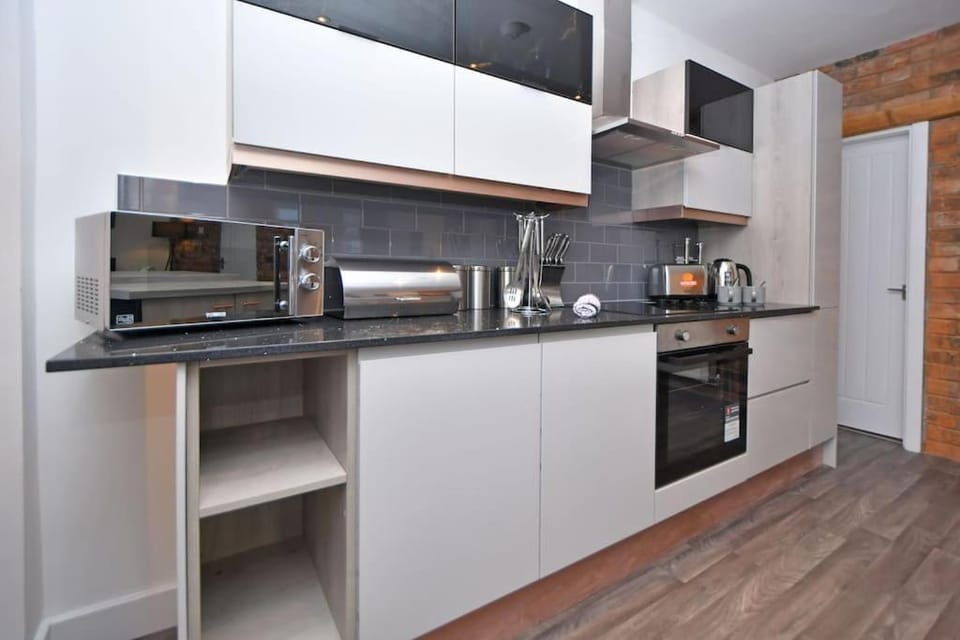 Coffee/tea facilities, Kitchen or kitchenette, minibar, pet friendly, stove