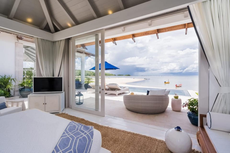 Day, Natural landscape, TV and multimedia, Bedroom, Sea view