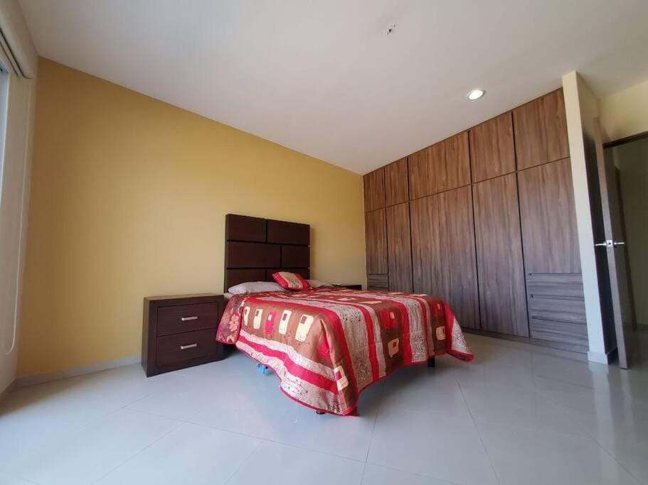 Grande Condo 1 Cuadra de Playa Apartment in Mazatlan