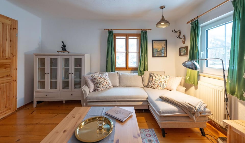 Living room, Photo of the whole room, Seating area