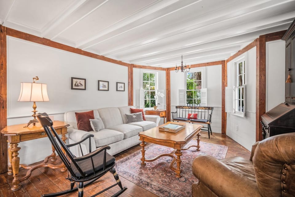 The Sandpiper - Just Steps to Downtown Beaufort and Beaufort River House in Beaufort