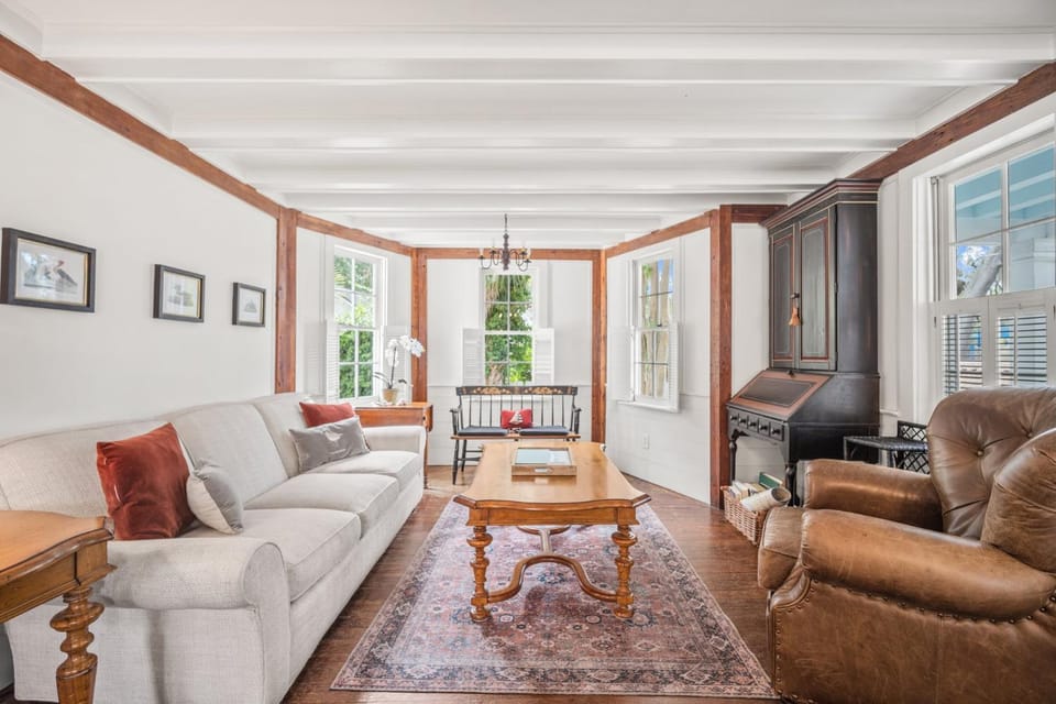 The Sandpiper - Just Steps to Downtown Beaufort and Beaufort River House in Beaufort