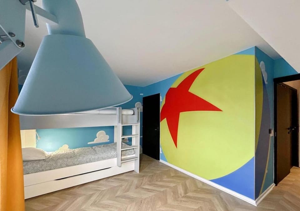 Photo of the whole room, bunk bed