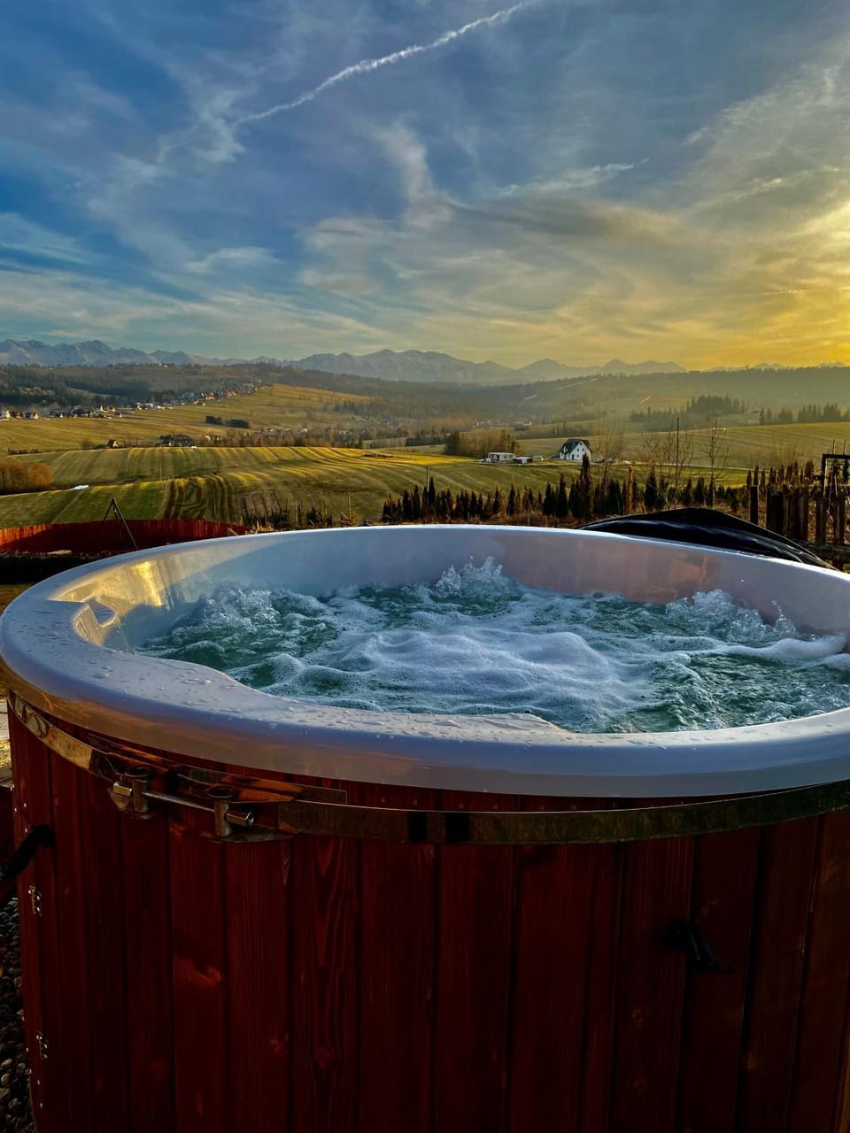 Property building, Day, Natural landscape, Garden, Hot Tub, View (from property/room), Other, Other, Other, Seating area, Sunrise, Sunset, towels, towels