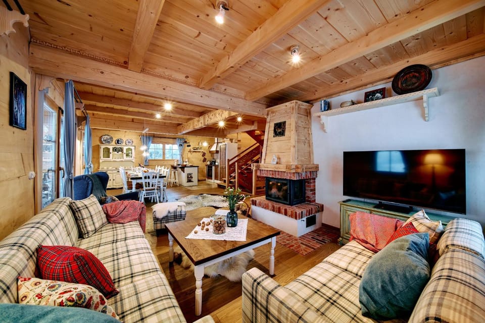 Communal lounge/ TV room, TV and multimedia, Living room, Other, Other, Other, Seating area, Evening entertainment, fireplace, fireplace, flat iron
