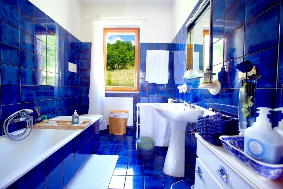Toilet, Bathroom, View (from property/room), View (from property/room), Garden view, Mountain view, Mountain view, Inner courtyard view, Bath, bidet, hair dryier, heating, heating, towels, towels