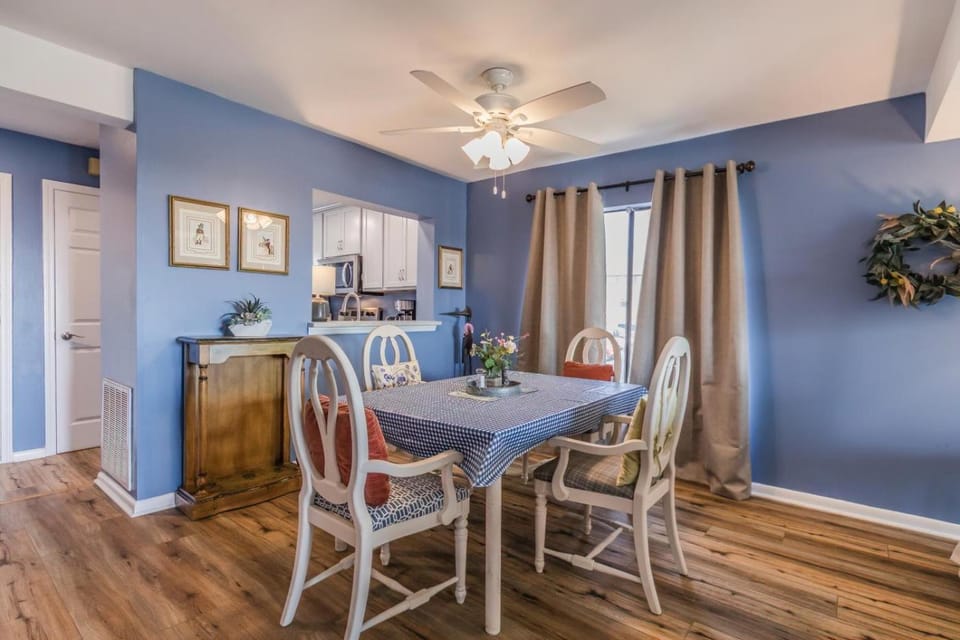 New Listing - Marsh Views Short Walk to Beach and Pools - Double Decks House in South Carolina