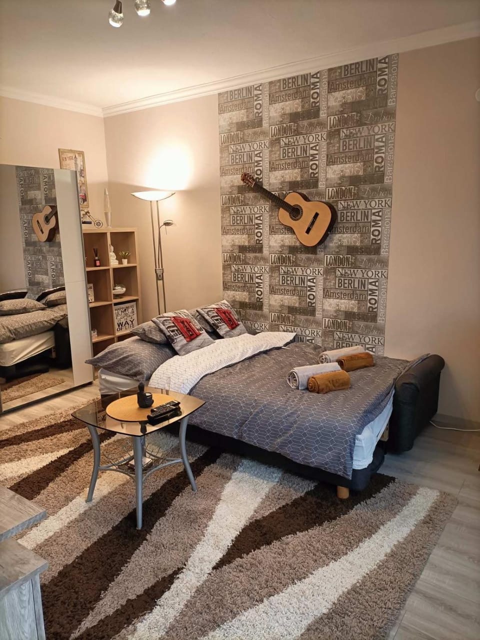 Bed, Living room, Bedroom