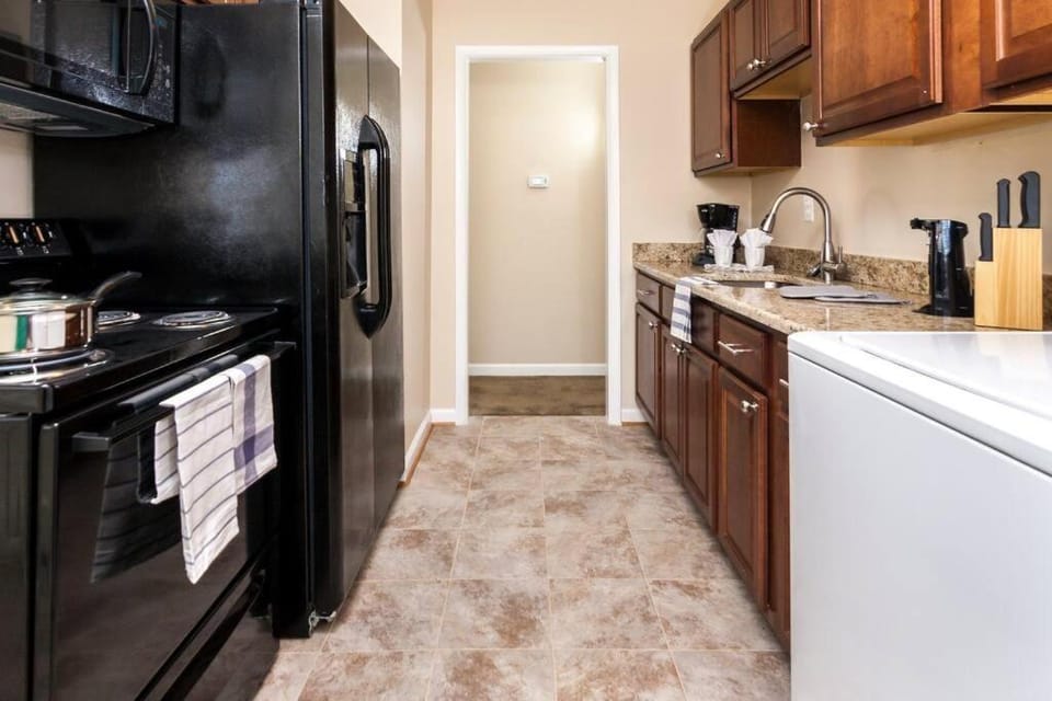 Perfect for family visits to Washington DC or UMD! Apartment in College Park