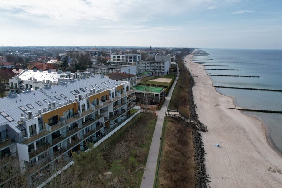Property building, Natural landscape, Bird's eye view, Beach, Sea view