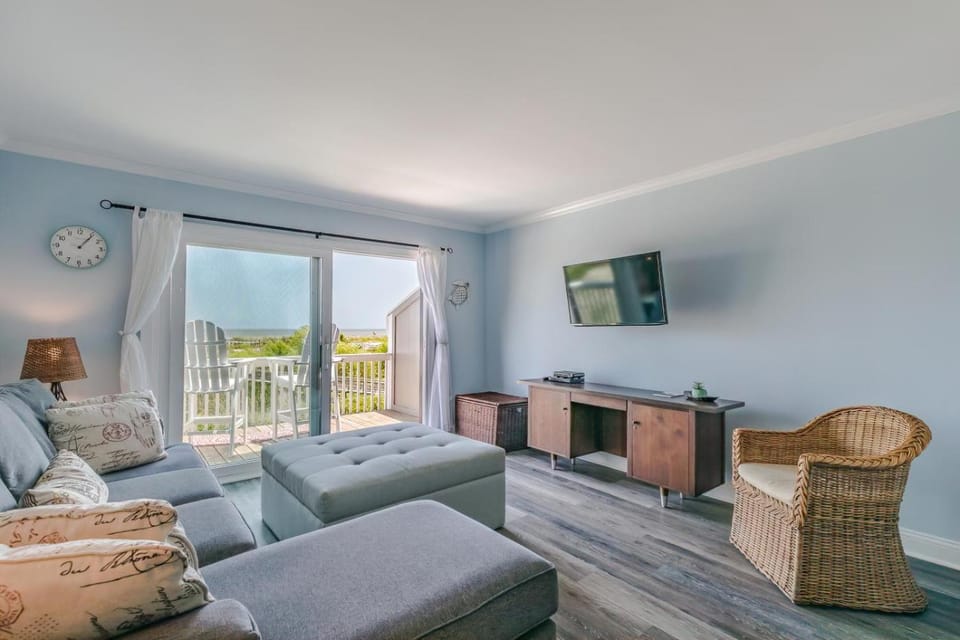 Ocean Front D-Building - POOL ACCESS AND OCEAN VIEWS!!! House in South Carolina