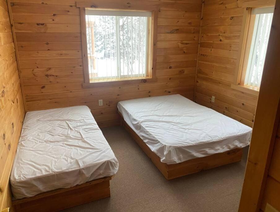 Brimley Lodge / Sleeps 36 / Snowmobile & ORV Trail Villa in Michigan