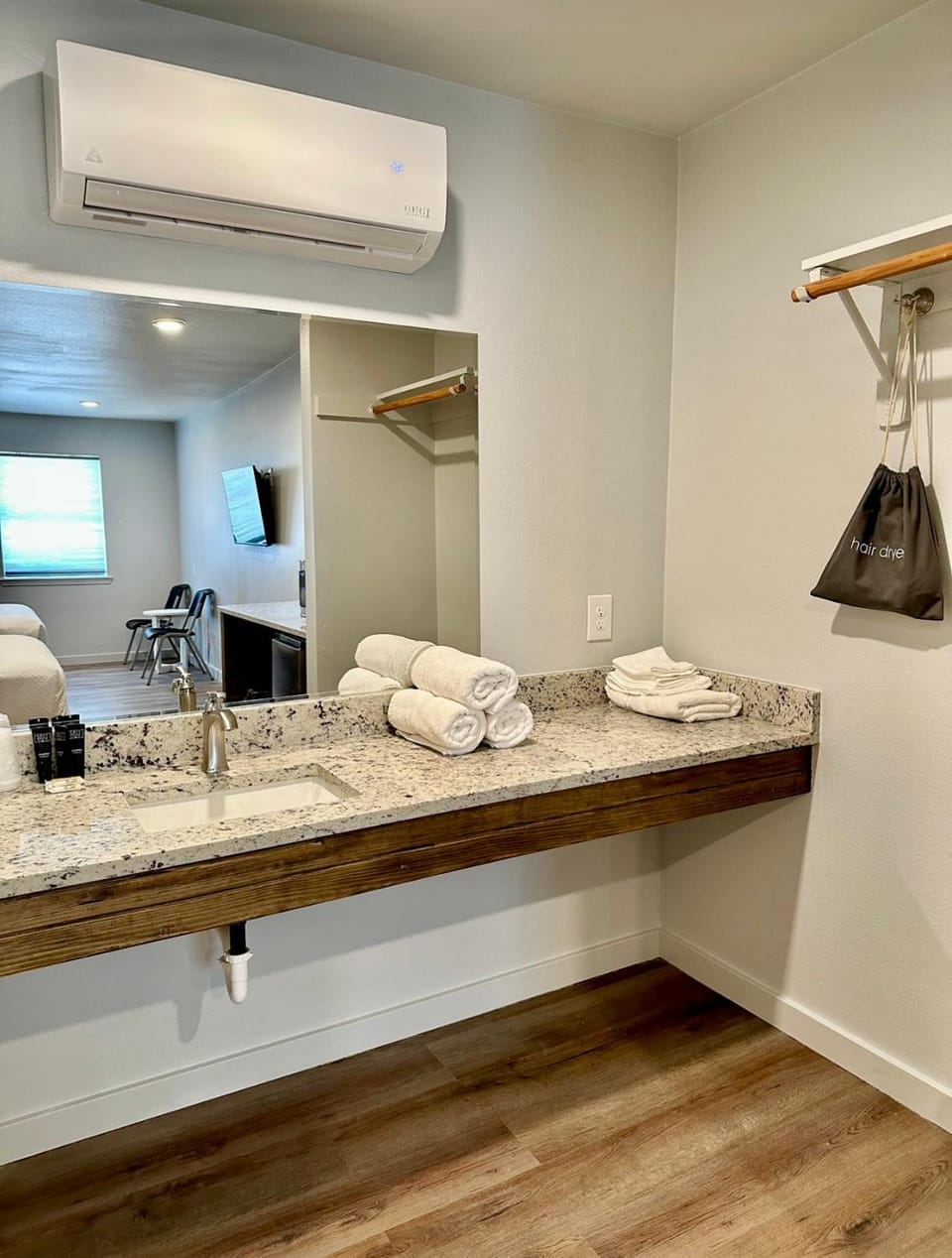 Lakeside Motel, Cabins and RV Cabin in Lake Texoma