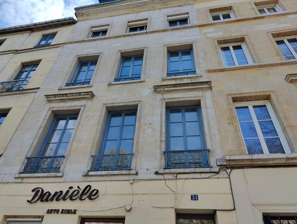 Property building, Facade/entrance, Day