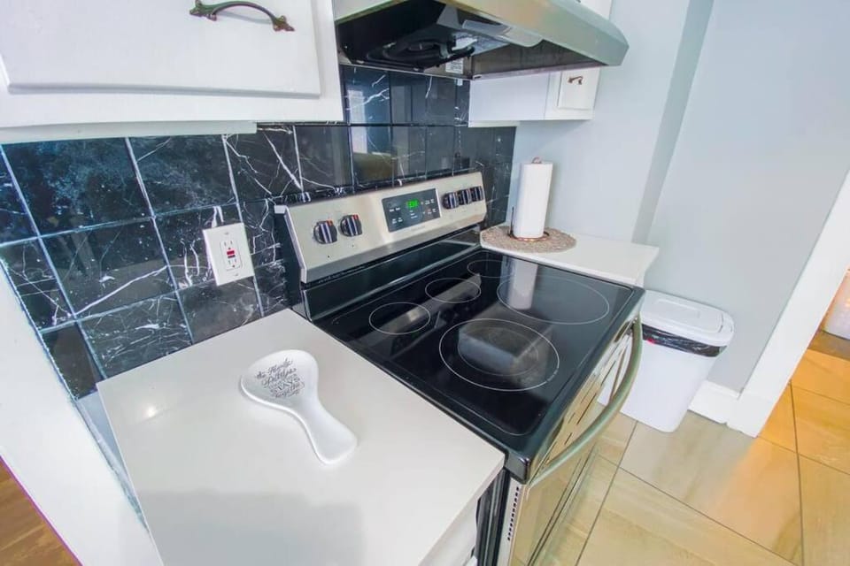 Cozy 3BR 1 bath in Niagara Falls Apartment in Niagara Falls