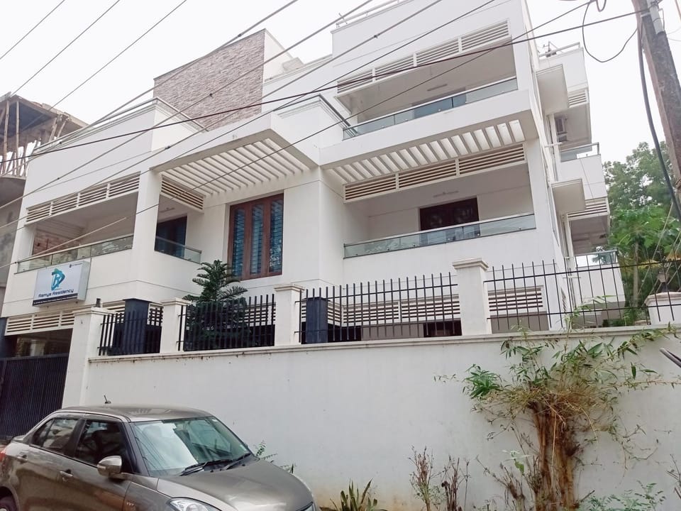 Property building, Facade/entrance