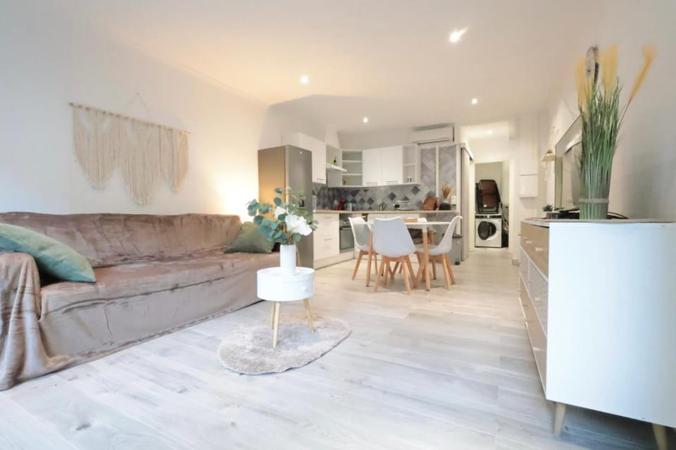 Le Cocon Tanit - Apt 4 Prs - piscine - 5 min plages Apartment in Antibes