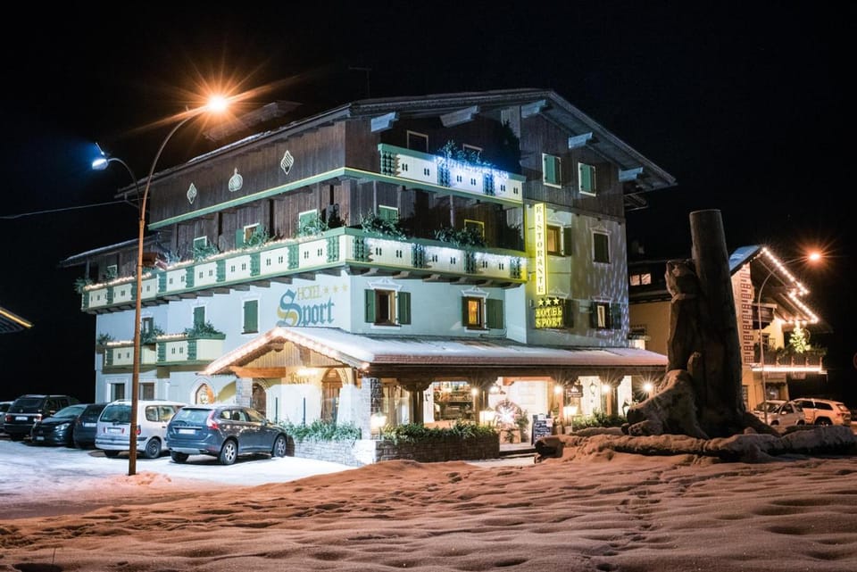 Property building, Winter, Skiing