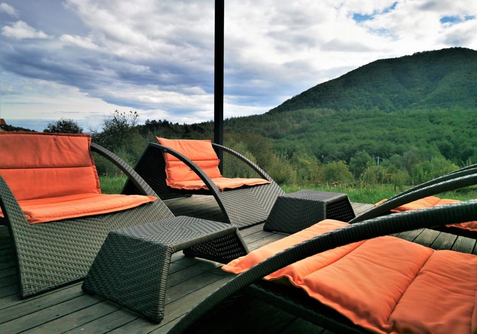 Seating area, Mountain view