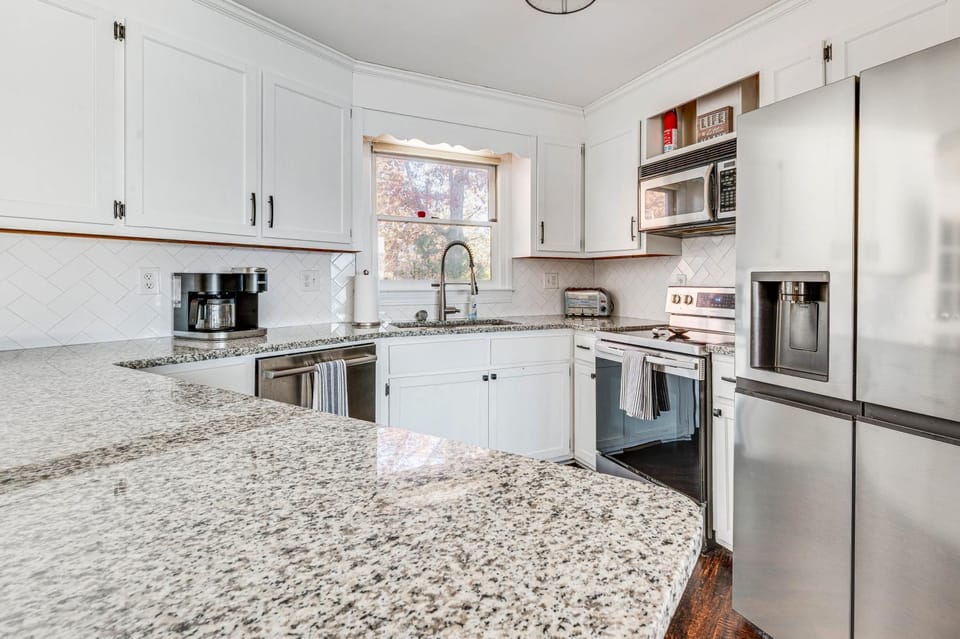Waterfront Lake Tillery Home w/ Incredible Views! House in Lake Tillery